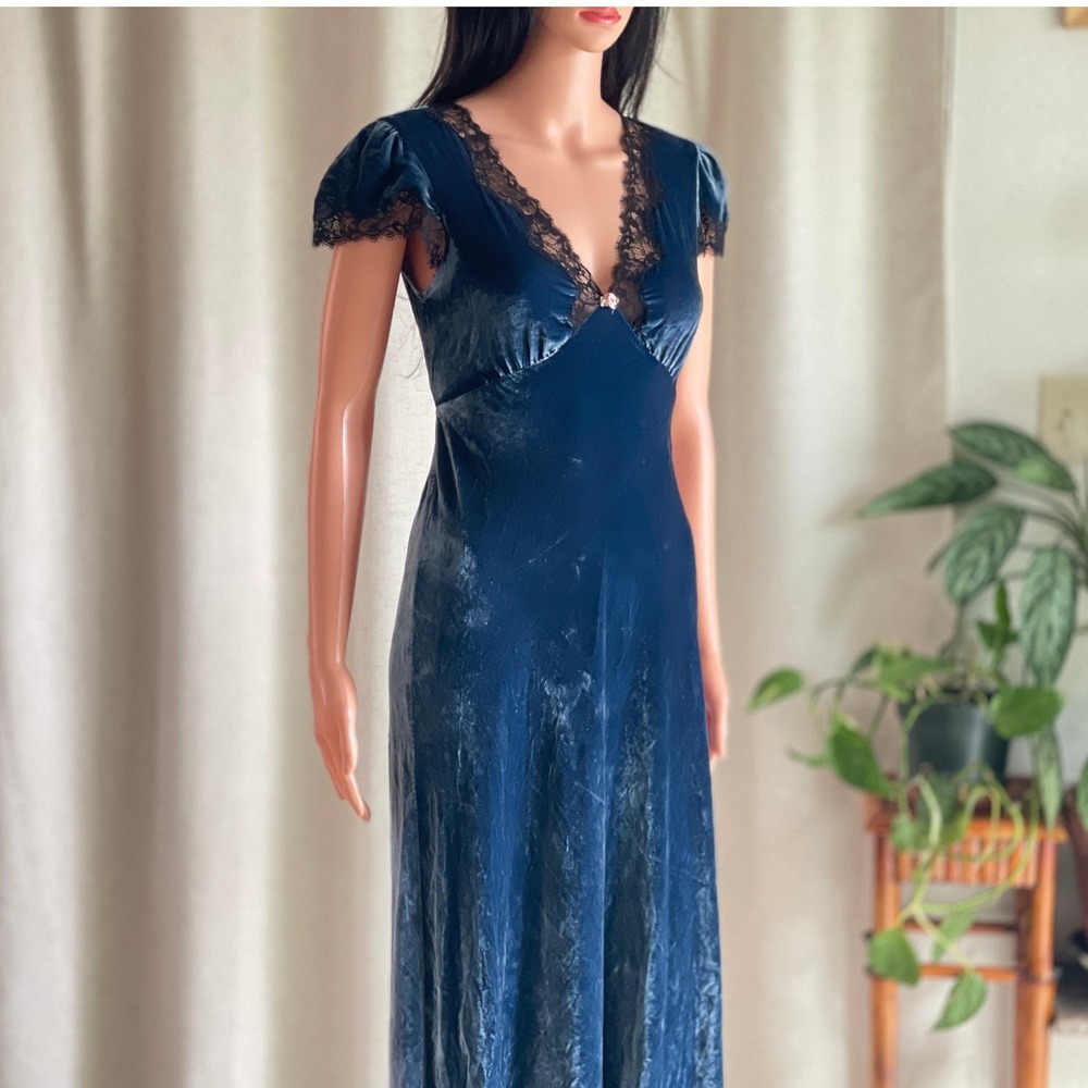 NWOT RIXO Clarice Teal Blue Crushed Silk Velvet Lace Trim Midi Dress Small US 6